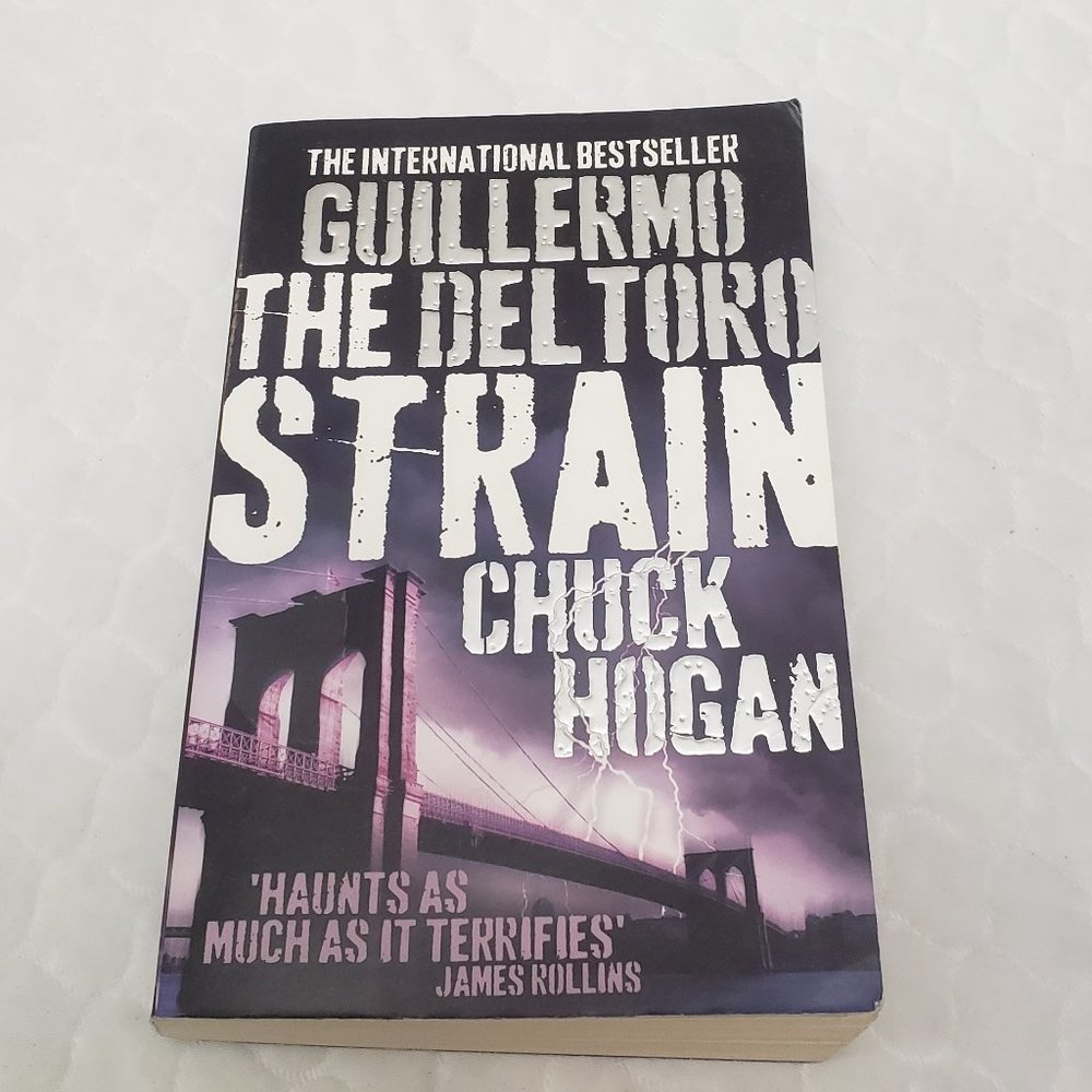 The Strain Book By Guillermo Del Toro & Chuck Hogan